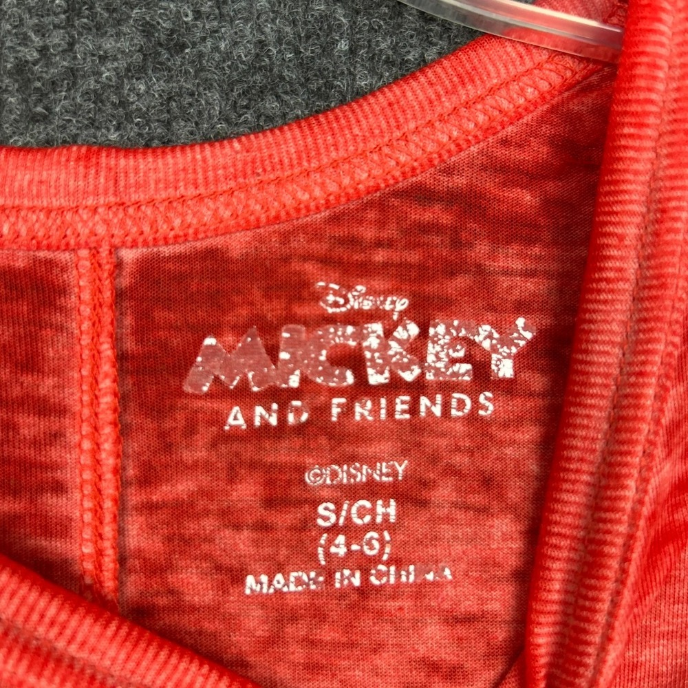 Disney Mickey Goofy Graphic T-Shirt 'Just Wanna Hang With My Dog' Red Sz Small - Picture 5 of 12